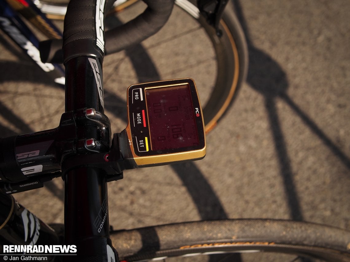 Goldener SRM Powercontrol – das Team hat auch goldene Dachträger