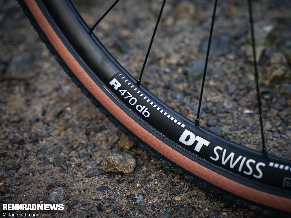 ... auf den DT Swiss R470 Felgen auch tubeless aufgezogen