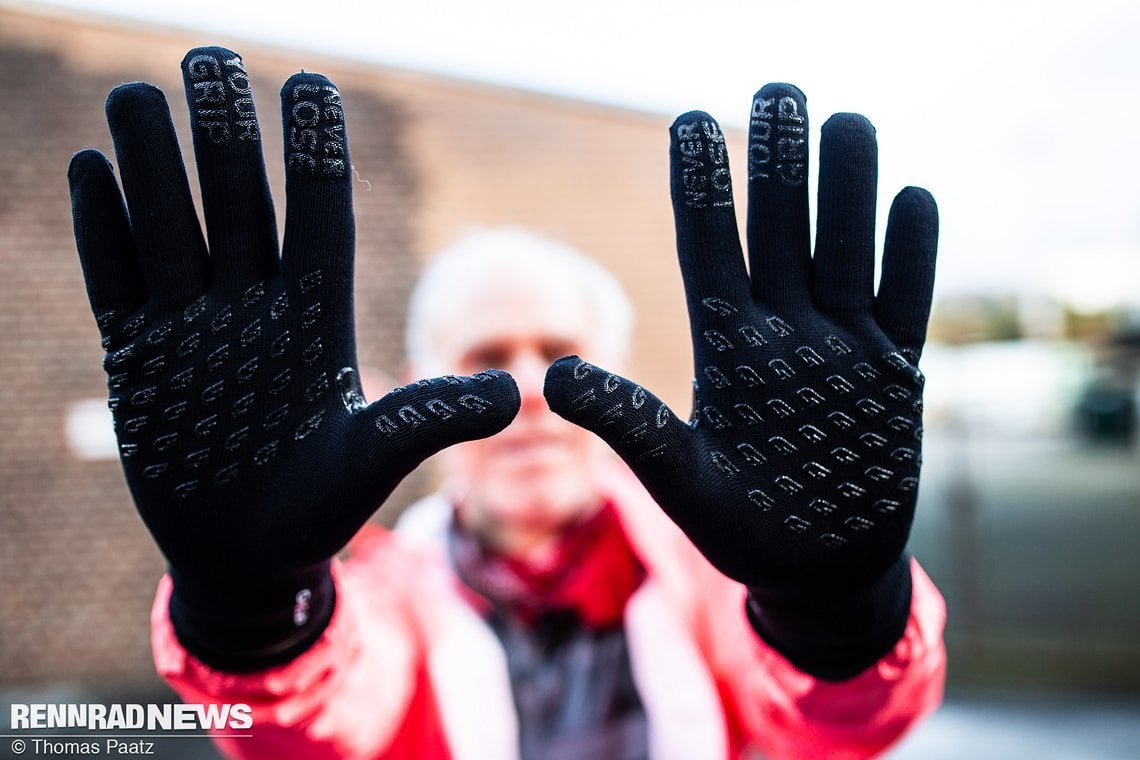 Auch die Innenhand ist bei diesen Handschuhen nicht zu dick aufgepolstert