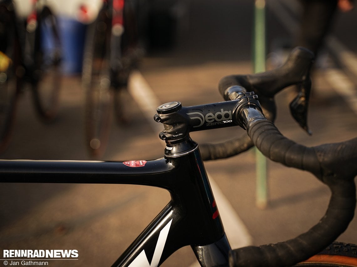 Das Ridley X-Night ist das einzige Pro-Bike, das wir sahen, bei dem alle Züge und Leitungen im Rahmen verlaufen