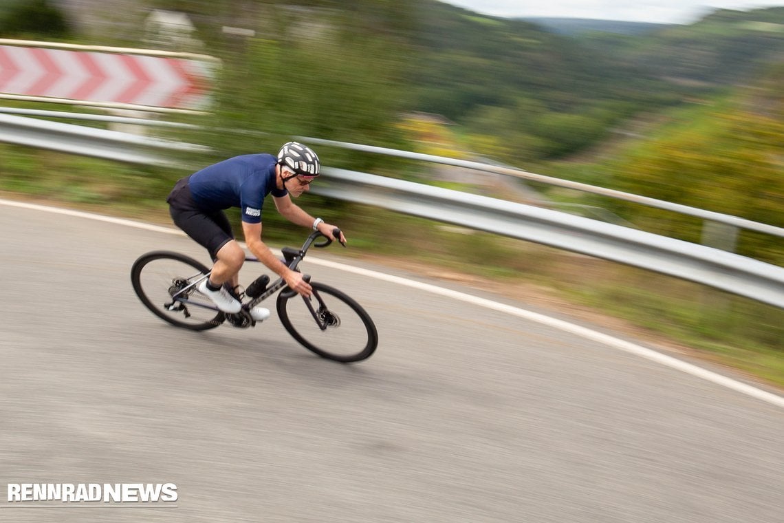 Das Kurvenverhalten ist lebendig, fast schon nervös