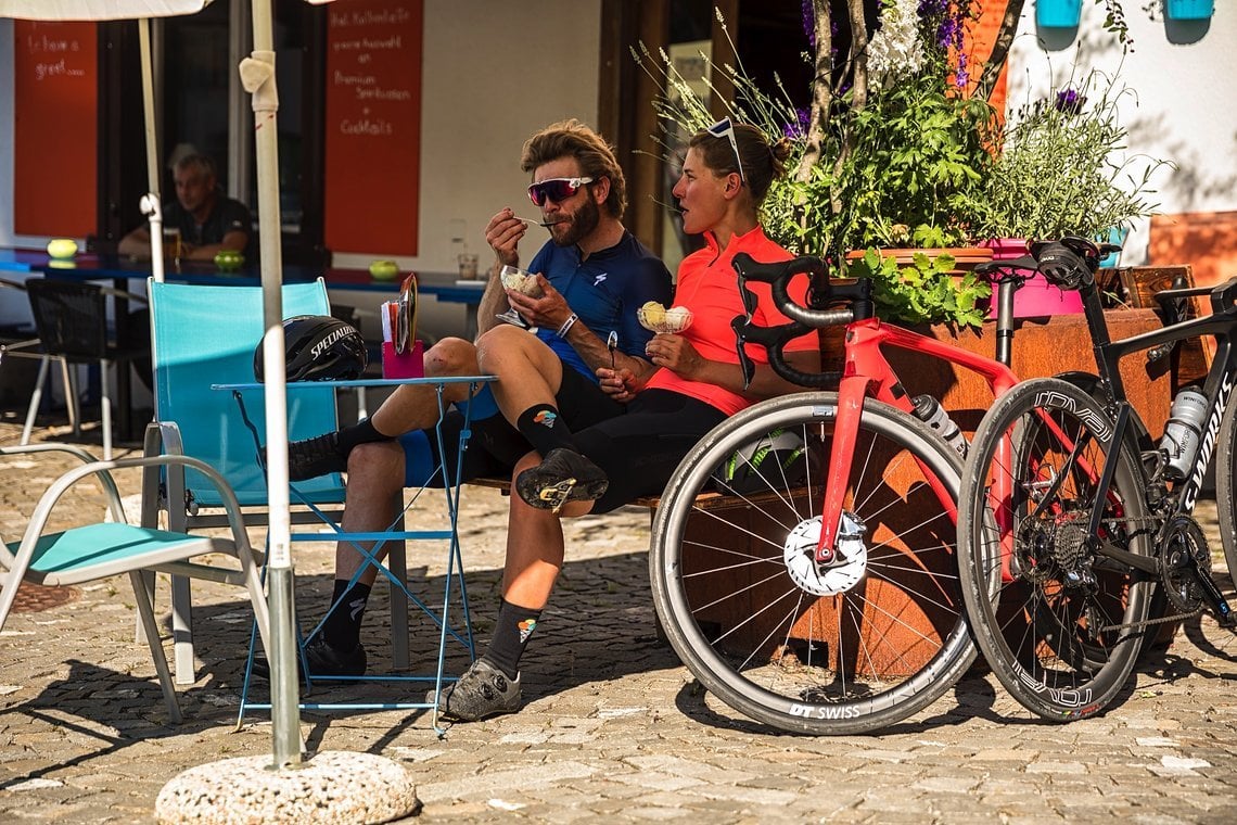 Eis schlemmen nach der Tour in Ilanz