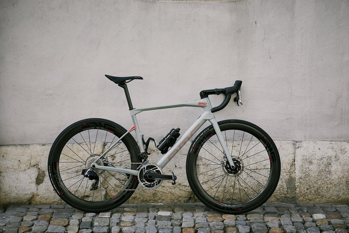 Das Top-Modell: Roadmachine 01 One mit SRAM Red eTap AXS für 10.299 €