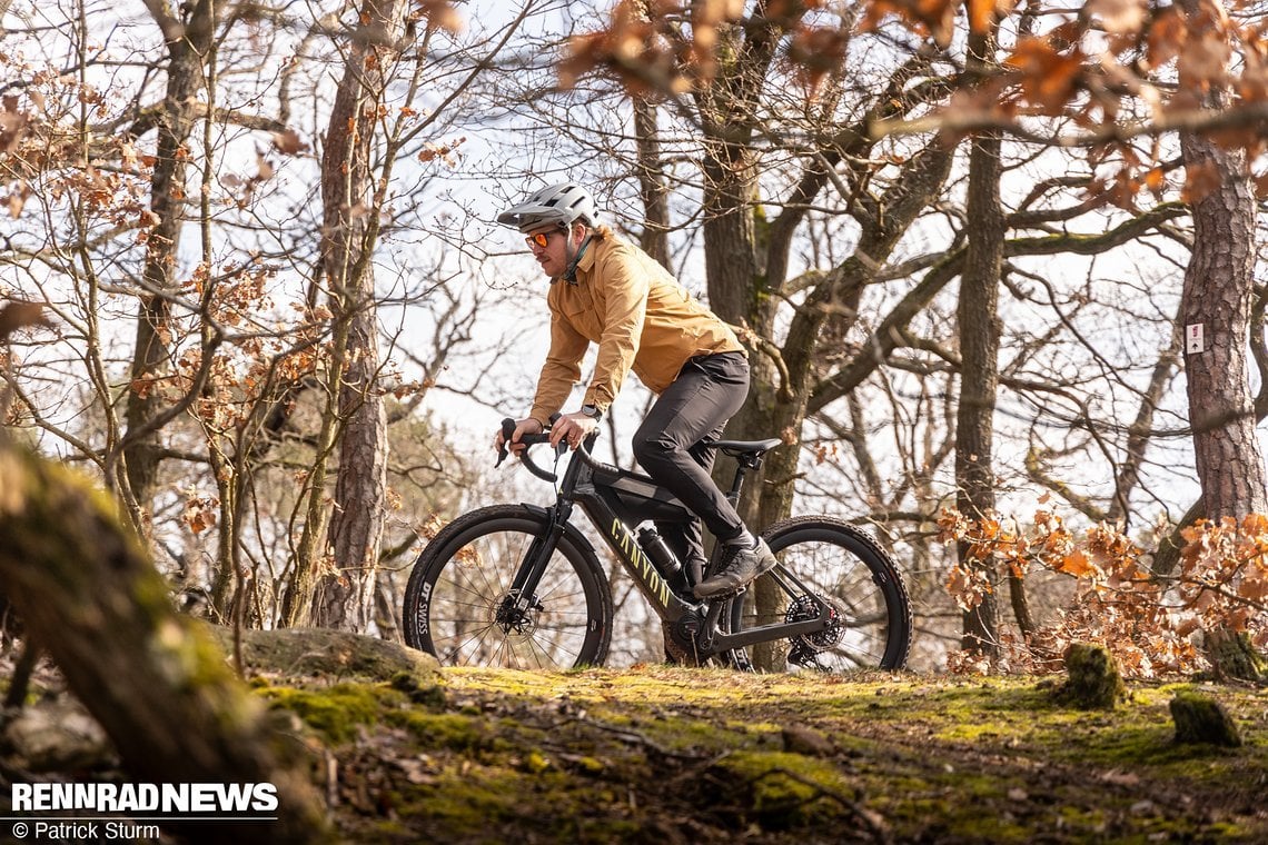 Wird das Top-Modell Canyon Grizl:On CF Trail seinem Namen gerecht?