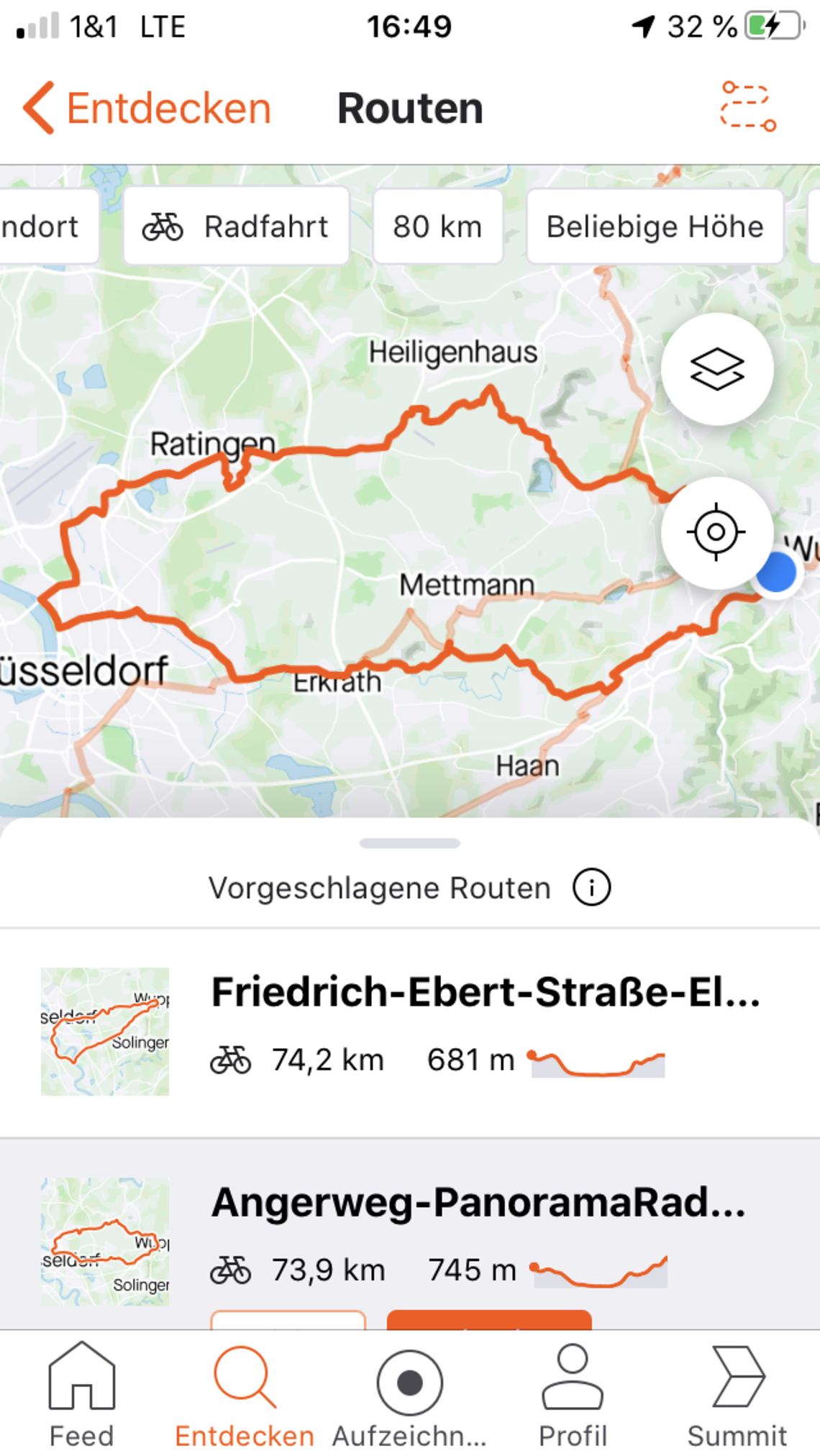 Nachdem man die Routenfunktion angewählt hat, erscheinen sofort Routenvorschläge ab Standort – hier eine flache Route nach Düsseldorf