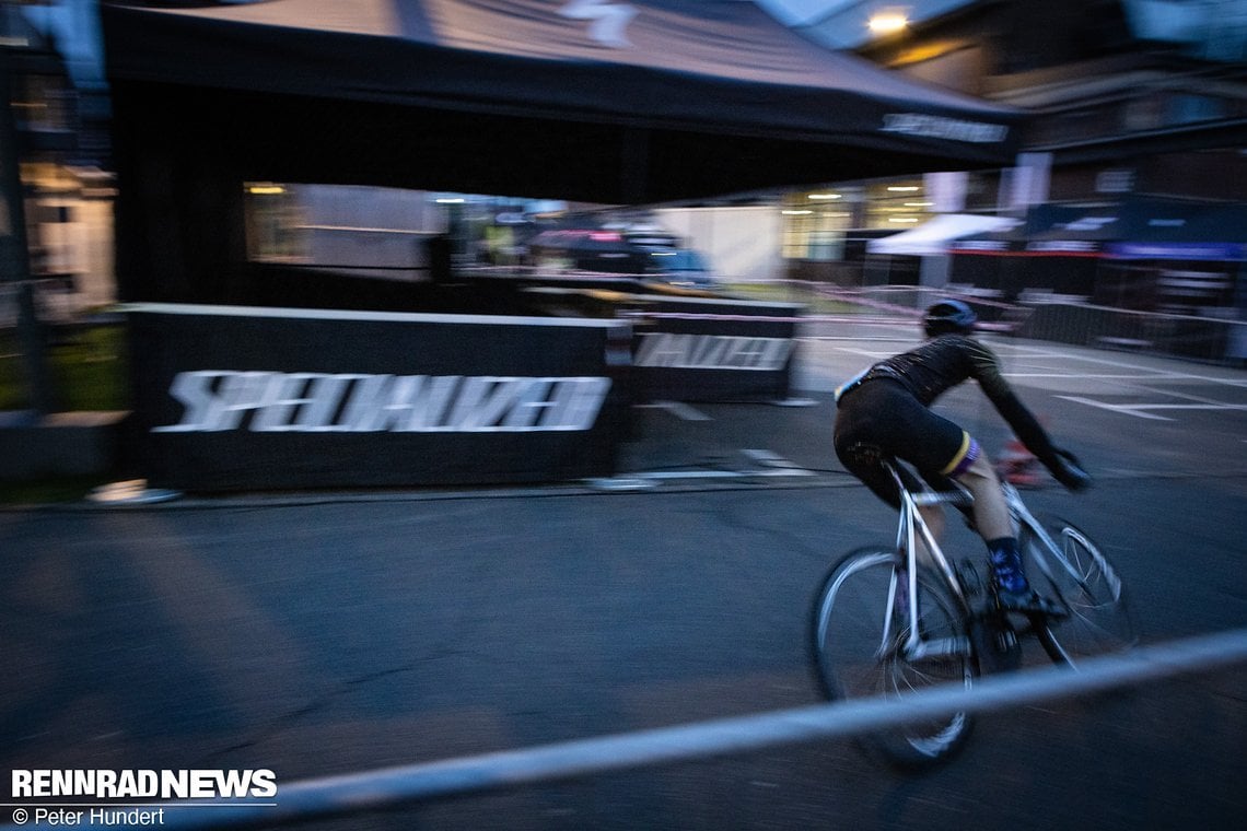 Echte Bahnräder sind eher die Ausnahme – viele Hersteller haben eigene Crit-Racing Bikes im Programm