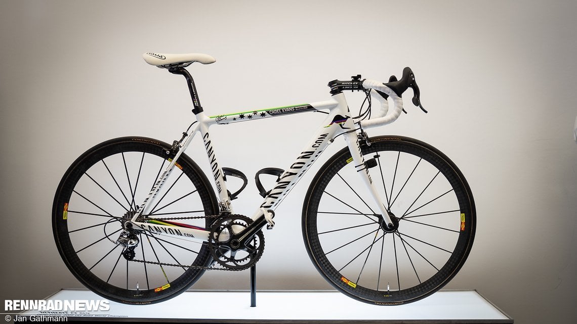 Das Canyon Ultimate CF SLX von Cadel Evans in Weltmeister-Design