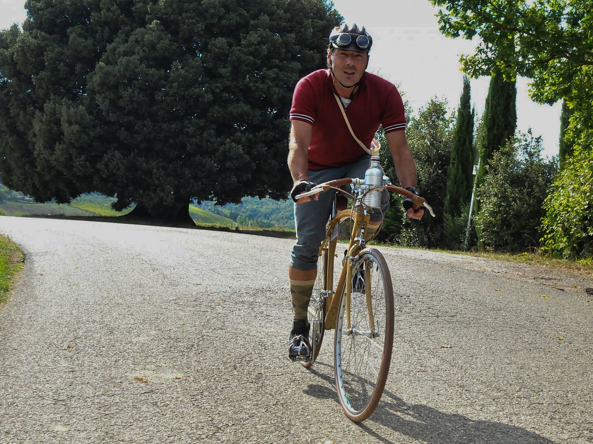 25 Jahre auf dem CYCO Holzrad – unter anderem auch bei der Eroica – gaben den Ausschlag, den eigenen Tree-Racer zu bauen 25 Jahre auf dem CYCO Holzrad – unter anderem auch bei der Eroica – gaben den Ausschlag, den eigenen Tree-Racer zu bauen