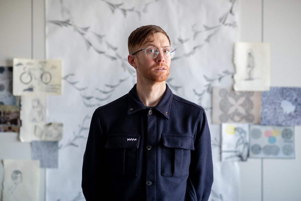 Dustin Klein arbeitet mit Malerei und Zeichnung – und füllt einen sehenswerten Videoblog, in dem es oft um Gravelbikes geht Dustin Klein arbeitet mit Malerei und Zeichnung – und füllt einen sehenswerten Videoblog, in dem es oft um Gravelbikes geht
