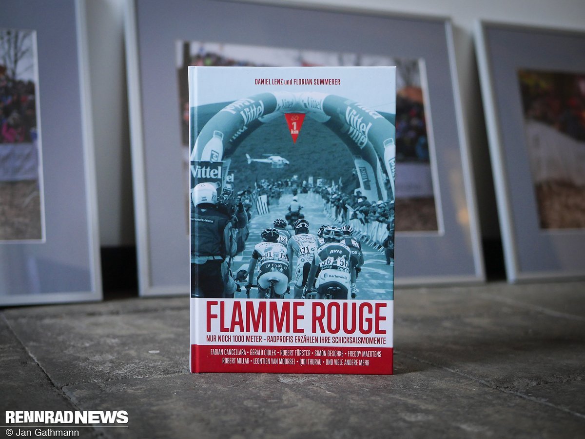 Flamme RougeNur noch 1000 Meter – Radprofis erzählen ihre Schicksalsmomentevon Daniel Lenz & Florian SummererHardcover, 272 Seiten im Format 24 cm x 16 cm22,00 €ISBN 978-3-95726-039-0 Flamme RougeNur noch 1000 Meter – Radprofis erzählen ihre Schicksalsmomentevon Daniel Lenz & Florian SummererHardcover, 272 Seiten im Format 24 cm x 16 cm22,00 €ISBN 978-3-95726-039-0