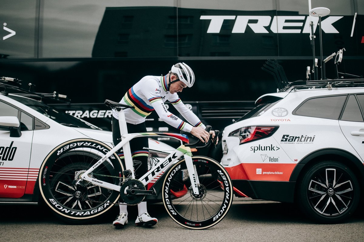 Mads Pedersen mit dem Weltmeister-Madone. Pedersen beginnt die Rennsaison bei der Tour Down Under am 20. Januar 2020 Mads Pedersen mit dem Weltmeister-Madone. Pedersen beginnt die Rennsaison bei der Tour Down Under am 20. Januar 2020