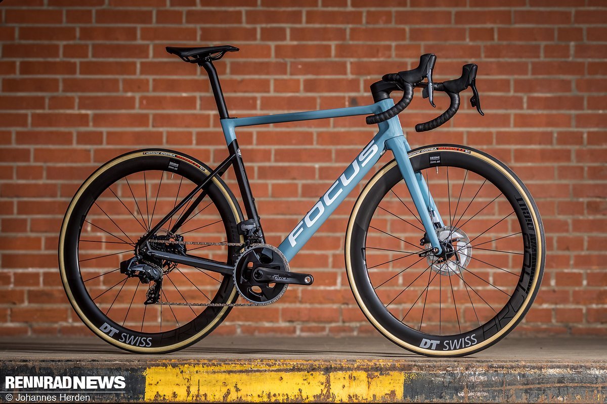 Das Focus Izalco Max Disc mit Force AXS markiert den Einstieg in das elektronische Schalten per Funk bei Focus Das Focus Izalco Max Disc mit Force AXS markiert den Einstieg in das elektronische Schalten per Funk bei Focus