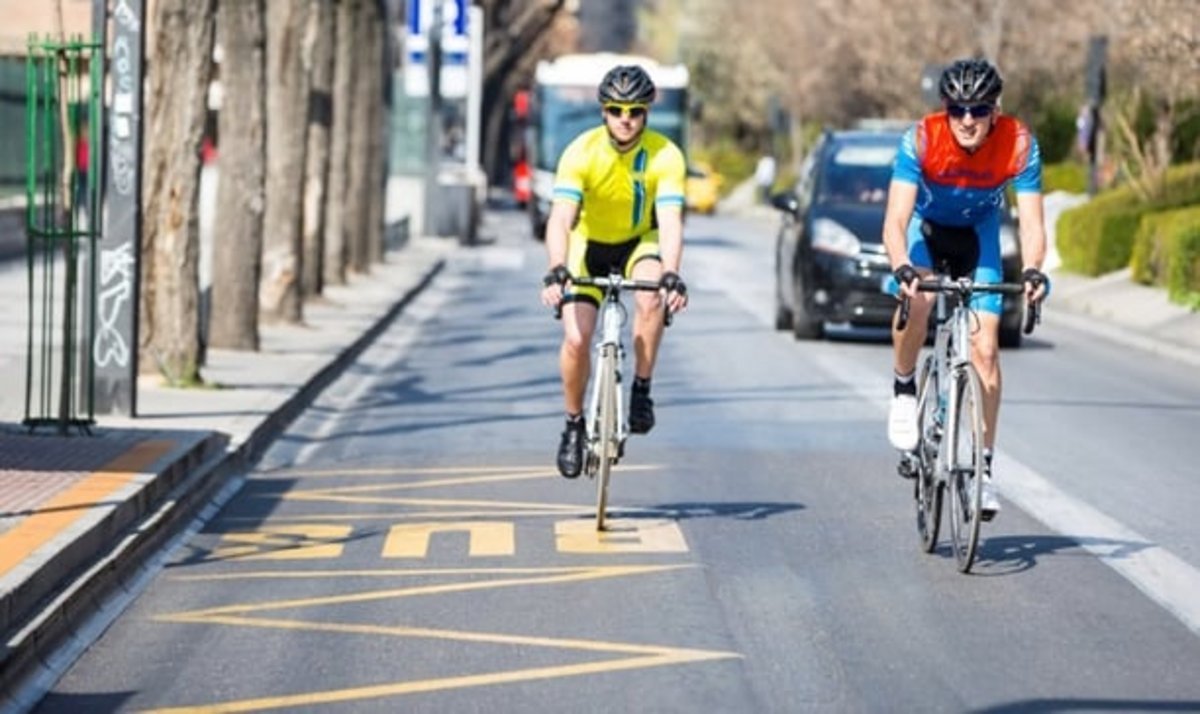 Im Ranking der SHIMANO Rennrad-Gruppen auf Einsteiger- bzw. Mittelklasse-Niveau, richtet sich die SORA vor allem an Fitness- und Freizeitsport-orientierte Radfahrer. Im Ranking der SHIMANO Rennrad-Gruppen auf Einsteiger- bzw. Mittelklasse-Niveau, richtet sich die SORA vor allem an Fitness- und Freizeitsport-orientierte Radfahrer.