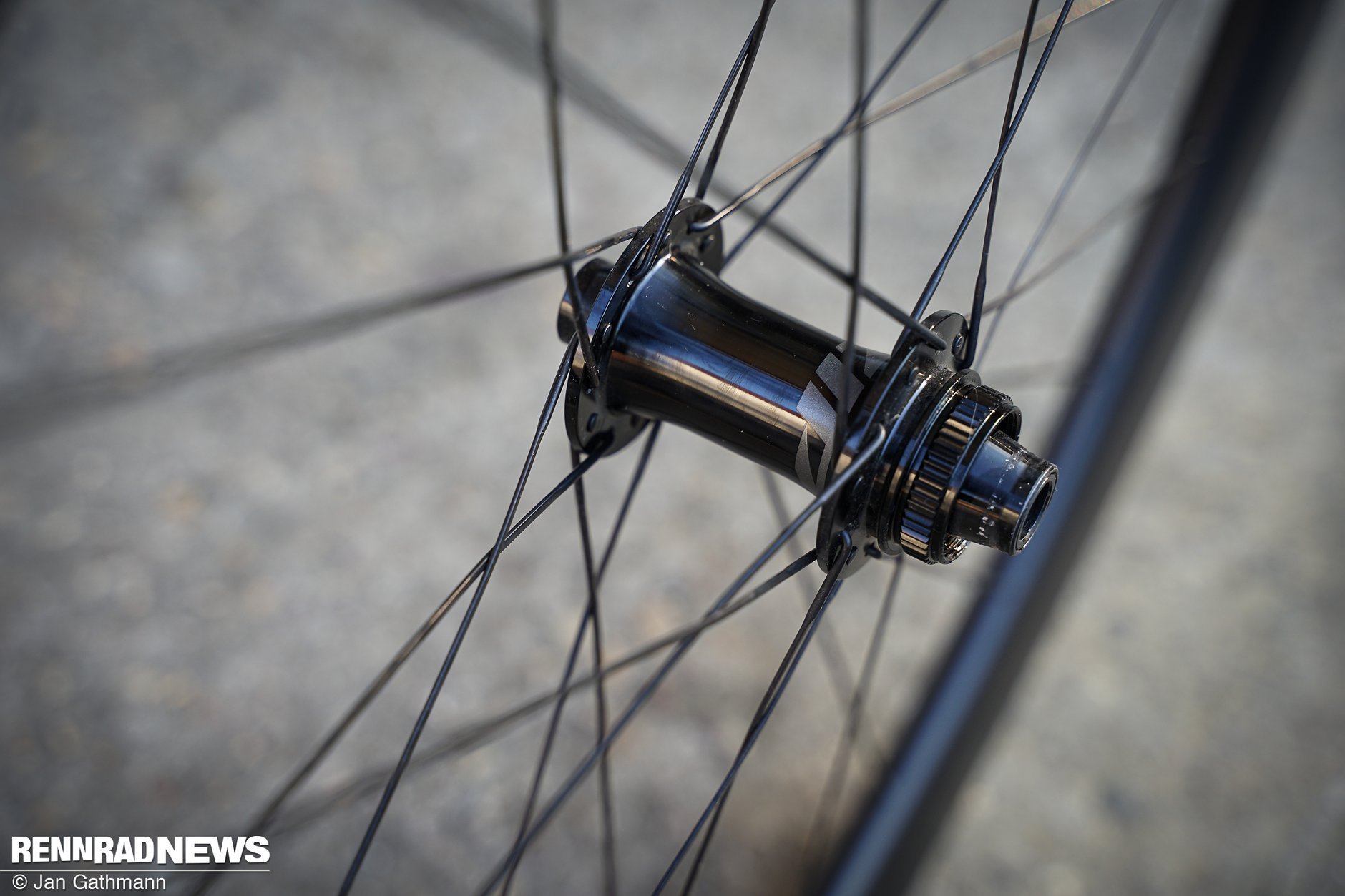 Die neuen Zipp 303 S CarbonAllrounder im ersten Test RennradNews