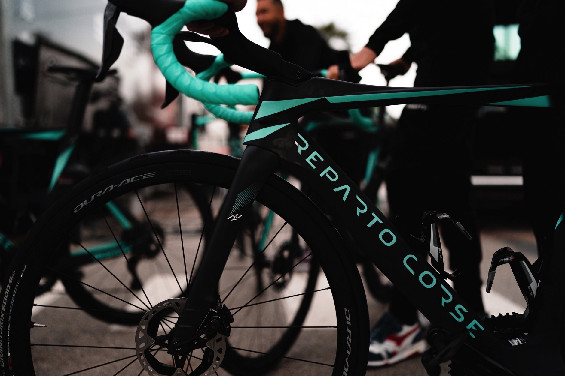 World Tour Bikes 2023 – Arkea Samsic: Bianchi Oltre RC Und ...