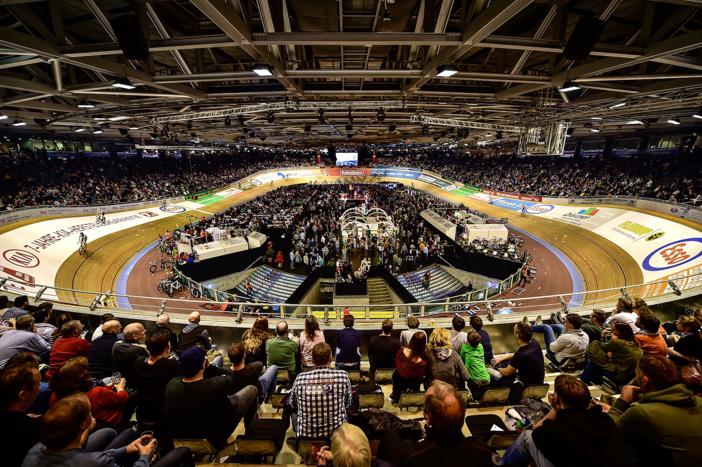Berlin Six Day Racing kehrt zurück ins Velodrom. Berlin Six Day Racing kehrt zurück ins Velodrom.