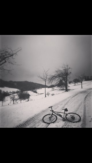 Wie kontrolliert man das Vorderrad im Schnee?