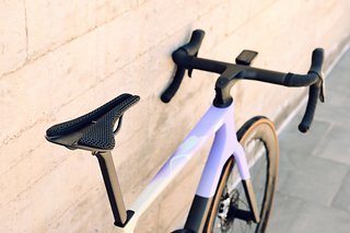 Auch ein 3D-gedruckter Fizik Antares Versus Evo 00 Sattel ist mit an Bord