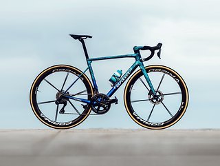 World Tour Bikes 2023 Wilier Filante SLR und 0 SLR bei Astana Rennrad News