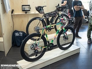 Gleich gegenüber bei Amapola Cycles stand die Farbgestaltung ebenfalls im Fokus.