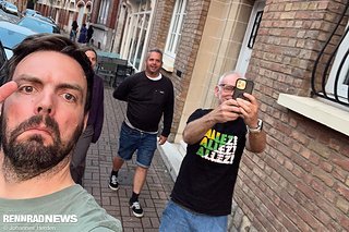 Selfie-Zeit auf dem Weg zur Pizzeria. Allez!