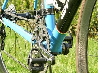 Campagnolo Record-Kurbel und Umwerferschelle von Carbonice