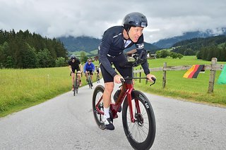 Für eine Triathlon-Strecke hält der Radkurs am Walchsee viele Höhenmeter bereit.