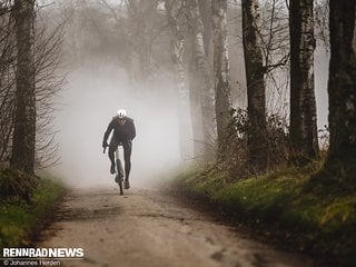 In Sachen Komfort gingen alle Gravelbikes mit Dämpfung im Vergleich als Sieger über ganz starre Konzepte hervor