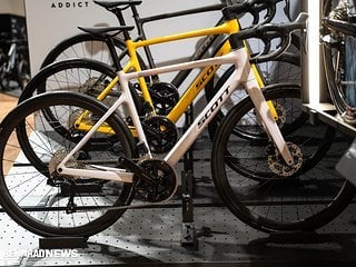 Scott stellte das umfangreiche Modellprogramm des Addict Gravel Bikes zur Schau.