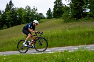 Klettern ist die Lieblingsbeschäftigung des BMC Teammachine SLR 01.