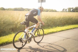 Im Antritt muss man etwas mehr Körner lassen und die Sitzposition ist ab Werk nicht wirklich sportlich. Im Antritt muss man etwas mehr Körner lassen und die Sitzposition ist ab Werk nicht wirklich sportlich.