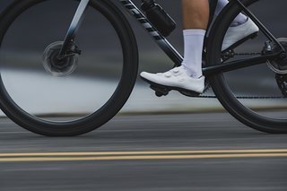 Die frisch überarbeiteten Giant Surge Pro sind Rennrad-Schuhe auf Profi-Niveau.