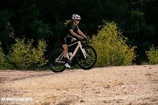 Die Größenempfehlungen des Rose Backroad sind für eine komfortable Sitzhaltung ausgelegt. Die Größenempfehlungen des Rose Backroad sind für eine komfortable Sitzhaltung ausgelegt.