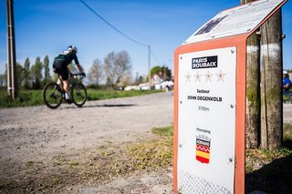 Während der Wald von Arenberg sehr gut läuft, ist der John Degenkolb-Sektor mein ganz persönlicher Killer. Ich finde ihn mit Abstand am schlimmsten, weil ich überhaupt gar nicht damit rechne, wie lang er ist Während der Wald von Arenberg sehr gut läuft, ist der John Degenkolb-Sektor mein ganz persönlicher Killer. Ich finde ihn mit Abstand am schlimmsten, weil ich überhaupt gar nicht damit rechne, wie lang er ist