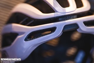 Die neuen EyeBrow-Vents an der Front des Helms.