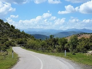 Menschenleere Landschaften zwischen dem Hasit-Pass und Ersekë.