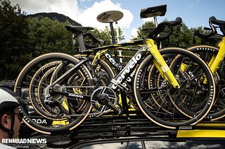 Auf dem Dach des Teamfahrzeugs war auch das S5 Aero-Rennrad als Ersatzrad untergebracht.