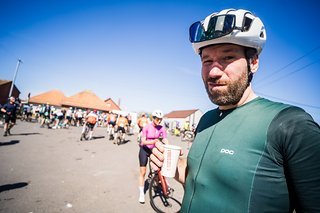 In Beauvry-la-forêt gönne ich mir den mit Abstand schlechtesten und heißen Kaffee, den ich 2025 getrunken habe. In Beauvry-la-forêt gönne ich mir den mit Abstand schlechtesten und heißen Kaffee, den ich 2025 getrunken habe.