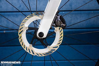 Für jederzeit kontrolliertes Stoppen sorgen 180 mm Disc-Rotoren vorne wie hinten.