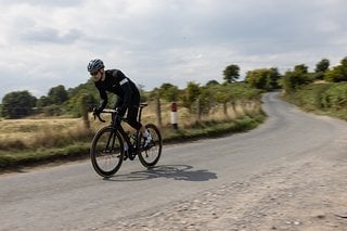 Mit der stabilen Karkasse ist der neue Continental GP 5000 AS R auch ideal für schlechte Straßen