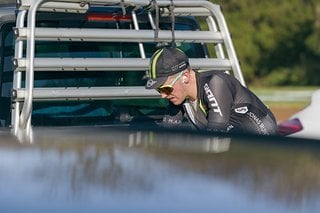 Lukas Renken (RSV Düren) macht sich warm.