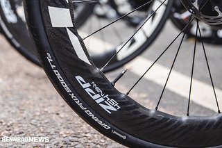 Zipp 454 NSW-Laufräder mit Conti GP5000 TT-Reifen kommen zum Einsatz. Zipp 454 NSW-Laufräder mit Conti GP5000 TT-Reifen kommen zum Einsatz.