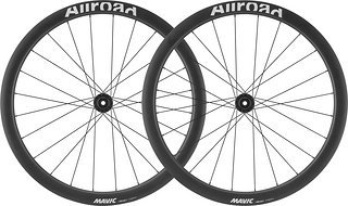 Die Carbonfelgen haben 25 mm Innenweite und messen 31 mm außen.