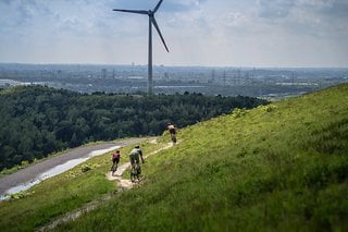 Auf den Halden gibt es Abfahrt satt, die wie fürs Gravel Bike gemacht sind, weiß die Redaktion aus eigener Erfahrung