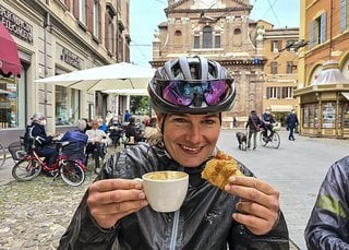 In Modena durften an diesem Tag die Restaurants wieder ihre Terrassen öffnen. Uns hat's gefreut!