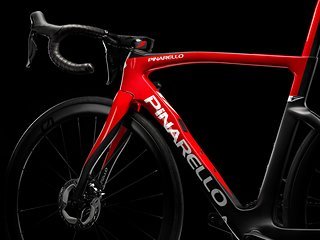 Der Rahmen des Pinarello F erinnert stark an das Dogma