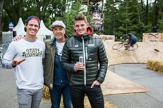 Addison Zawada, Senad Grosic und Thomas Morgenstern auf der Pirsch.