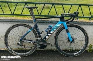 Das Canyon Aeroad CFR des Movistar Männer-Teams