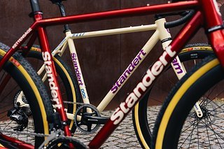 Standert Kettensäge – das Berliner Performance Gravel Bike kommt in zwei neuen Farben.