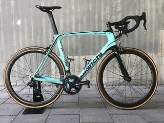 Das Bianchi Oltre XR3 mit Campagnolo Potenza Gruppe